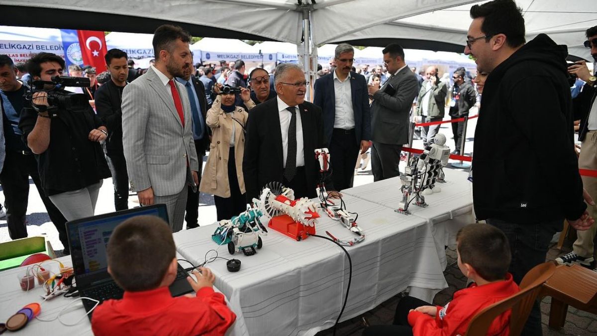 Beklenen Yarışma Başladı! Binlerce Kişi Kayseri'ye Akın Etti (2)