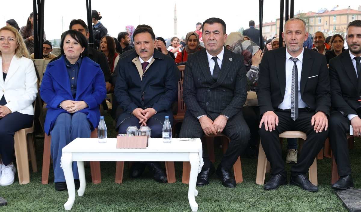 Bünyan’da Muhteşem Şenlik! Ünlü Sanatçılar Sahne Aldı1 (3)