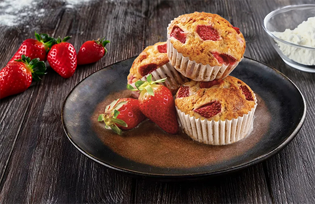 9. Cupcake
Tatlıyı sevenler için şarapla cupcake eşleştirmek çok keyifli bir deneyim olacaktır. Çikolatalı cupcakeler, yoğun kırmızı şaraplar ile derin bir uyum yakalarken, vanilyalı cupcakeler meyvemsi ve aromatik beyaz şaraplarla iyi gider.