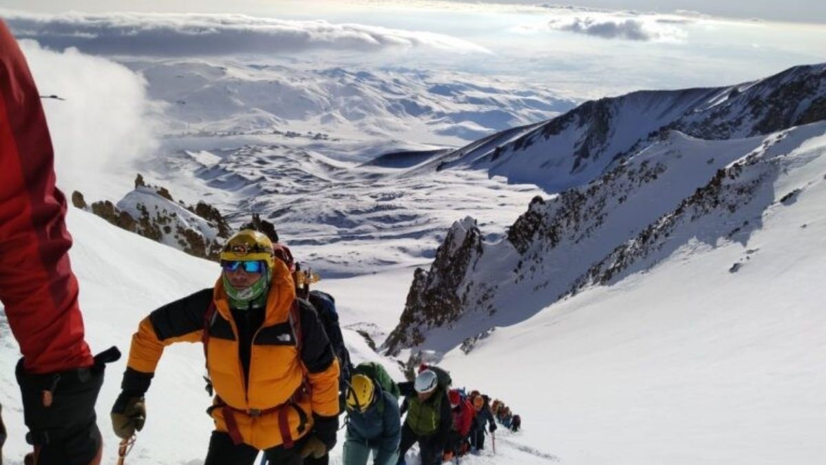 Erciyes’in Zirvesinde Büyük Buluşma! 9 Farklı Şehirden 23 Kişi Gelecek (1)