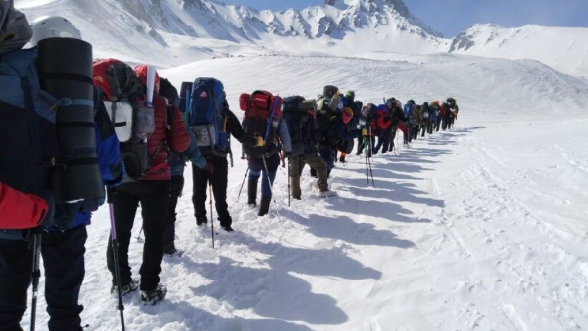 Erciyes’in Zirvesinde Büyük Buluşma! 9 Farklı Şehirden 23 Kişi Gelecek (2)