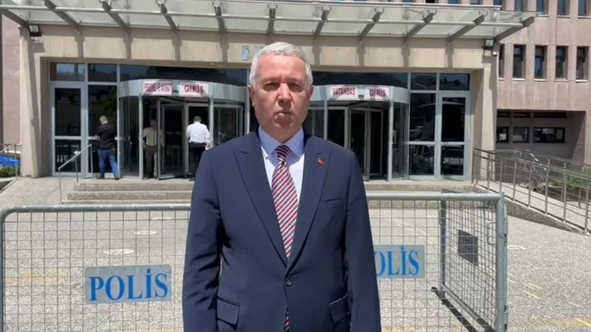 Eski Kayseri Milletvekili Ankara Adliyesi Önünden Seslendi! Sözleri ‘Vara Vara’ Olayını Hatırlattı (3)