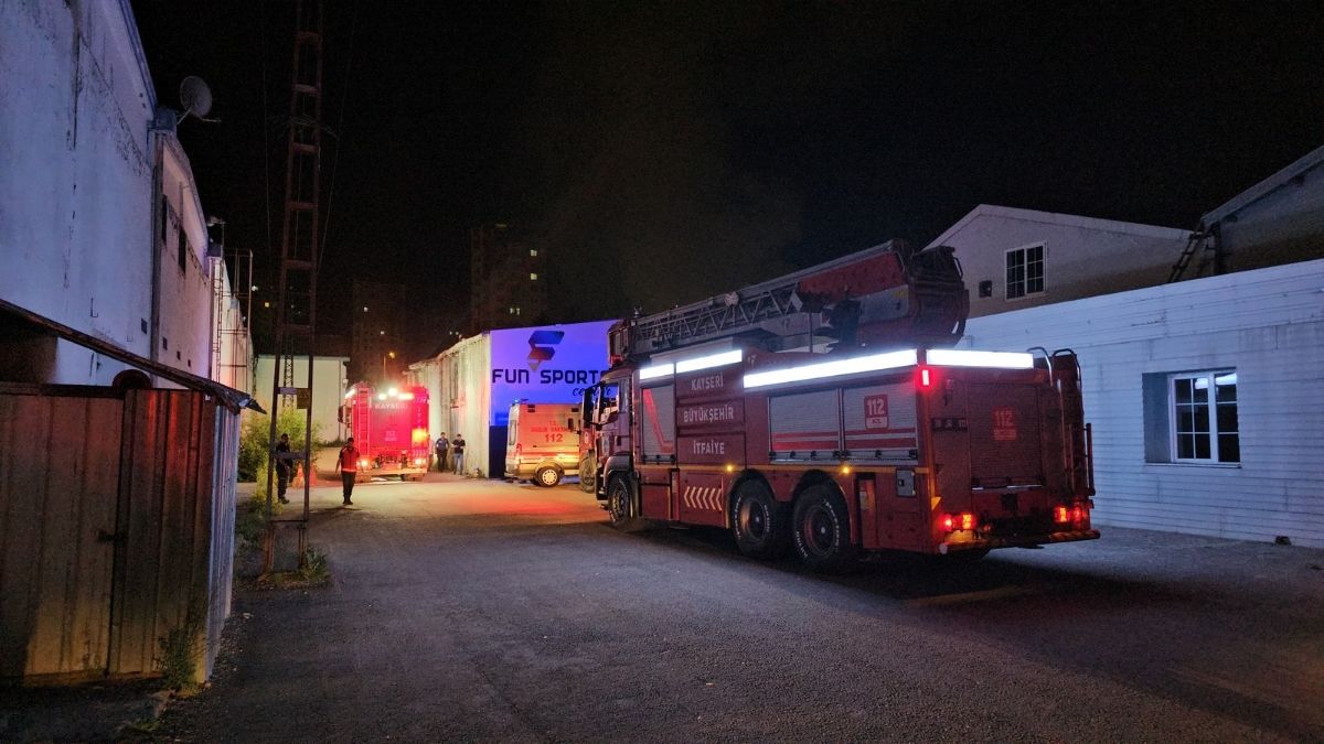 Fabrika Yangın (2)