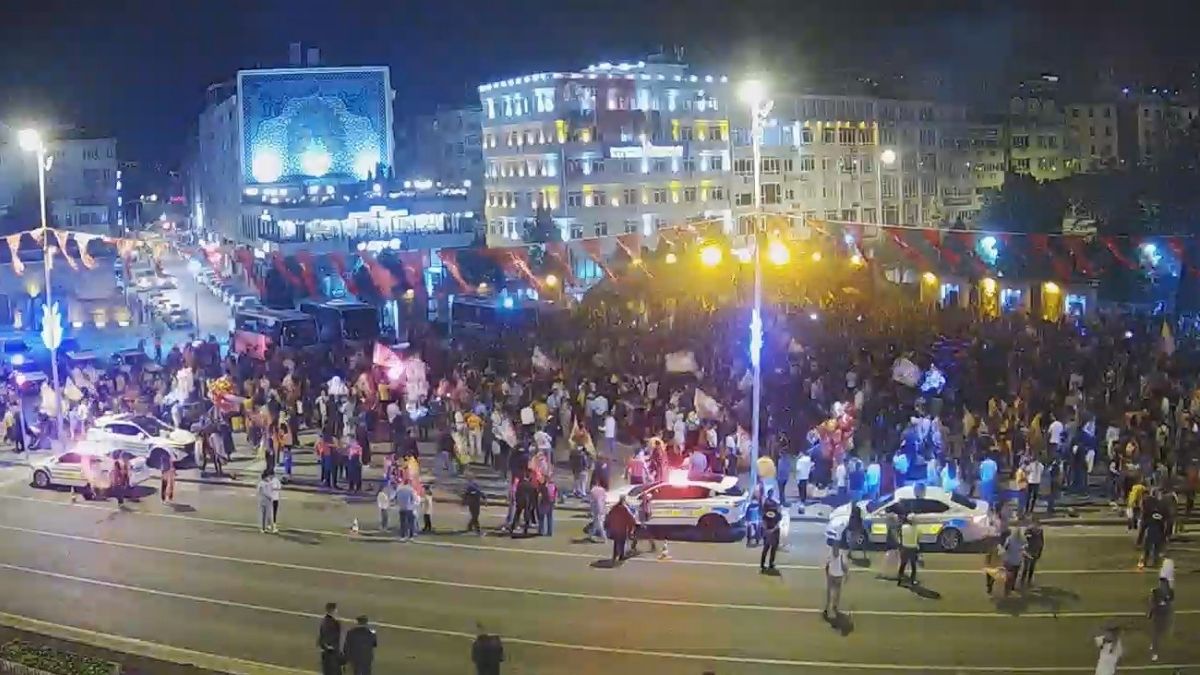 Galatasaray Şampiyon Oldu! Kayseri Cumhuriyet Meydanı Doldu (1)