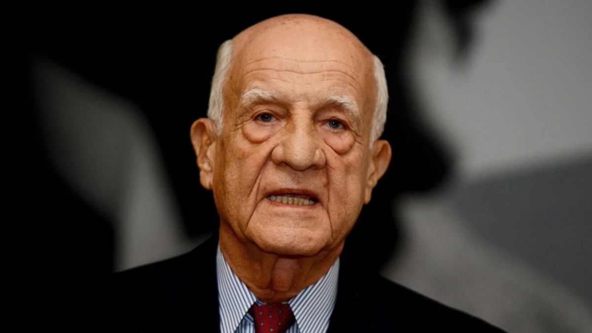 İnan Kıraç (4)