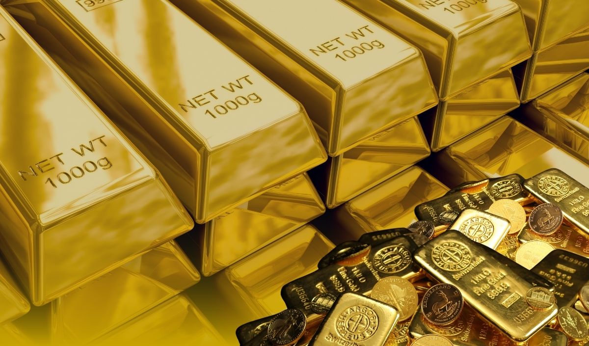 Altın fiyatları, küresel ekonomik ve jeopolitik belirsizliklerin etkisiyle yeniden yükseliş trendine girdi. Özellikle büyük ekonomiler arasındaki ticaret ilişkilerine dair endişeler, güvenli liman olarak görülen altına talebi artırıyor. Bu durum, hem uluslararası piyasalarda ons altın fiyatını hem de iç piyasada gram altın fiyatını yukarı çekiyor. Piyasa aktörleri ve analistler, altın fiyatlarındaki bu hareketliliğin nedenlerini ve geleceğe yönelik potansiyel seyri yakından takip ediyor.