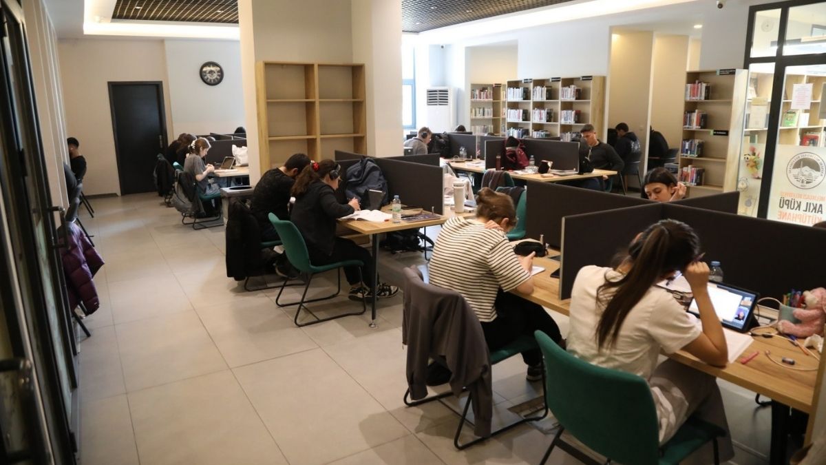 Kayseri Akıl Kütüphane (1)