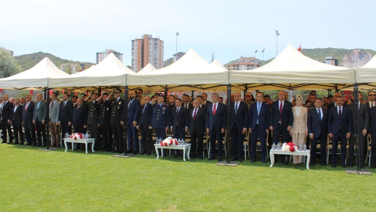 Kayseri'de 19 Mayıs Coşkusu! Mekan Değişmedi (1)