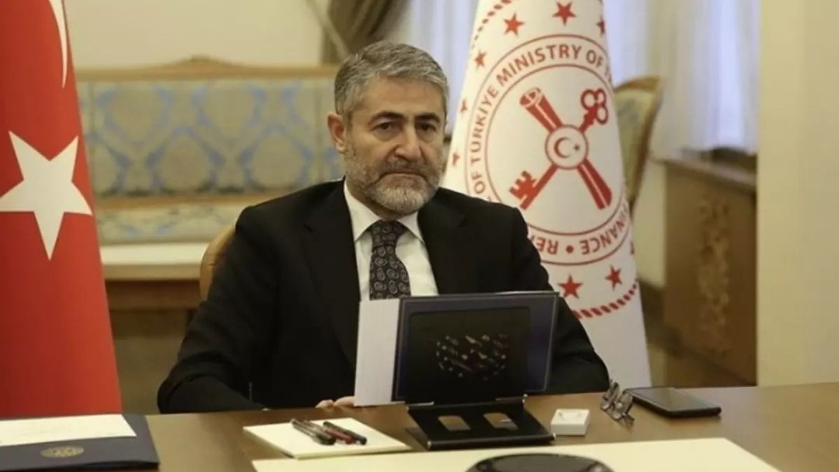 Kayseri’de 3 Şubesi Var! Eski Bakanın Mağazalarına Kilit Vuruldu
