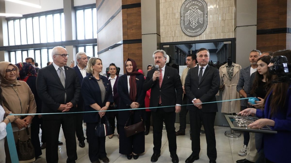 Kayseri’de Eserler Göz Kamaştırdı! Bakan Bir Daha Bakıyor (5)