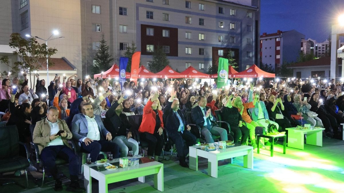 Kayseri'de Kyk Kız Yurdunda Konser! Grup Şantiye Sahne Aldı (1)