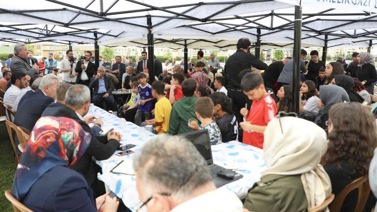 Kayserili Başkan Makamını Altınoluk Mahallesi'ne Taşıdı! (4)