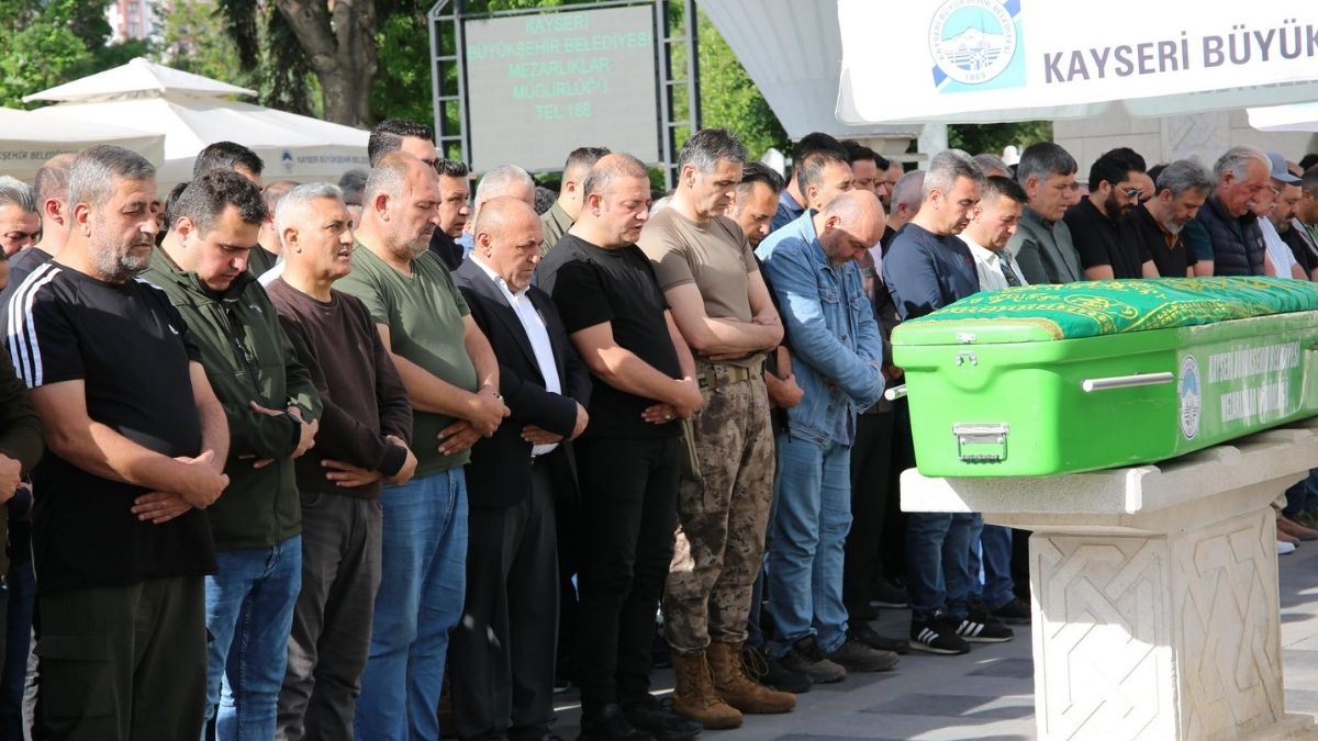 Kayserili Emniyet Müdürü'nün Acı Günü! Oğlu Son Yolculuğuna Uğurlandı (3)
