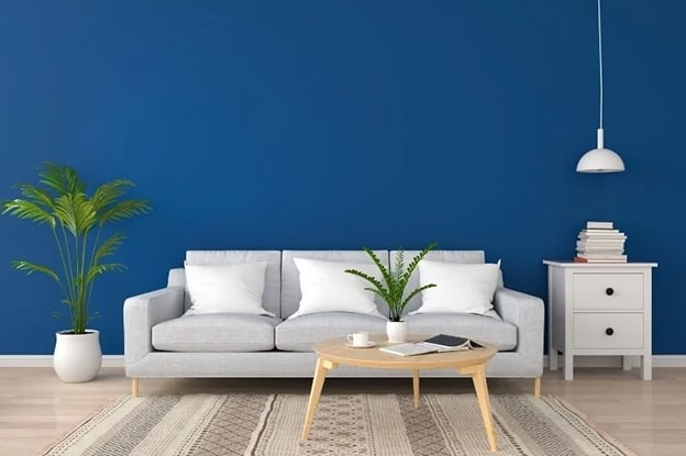 Modern Dekorasyon
Modern dekorasyon, şehir hayatına uyum sağlamış, yenilikçi ve dinamik bireylerin favorisidir. Açık planlar, geometrik şekiller, sade renk paletleri ve teknolojik unsurlar, bu tarzın belirleyici ögeleridir. Modern bir ev, sahibinin hızlı tempolu bir yaşam sürdüğünü, değişime ve yeniliğe açık olduğunu ve teknolojiyle iç içe bir hayat tarzını benimsediğini ifade eder.