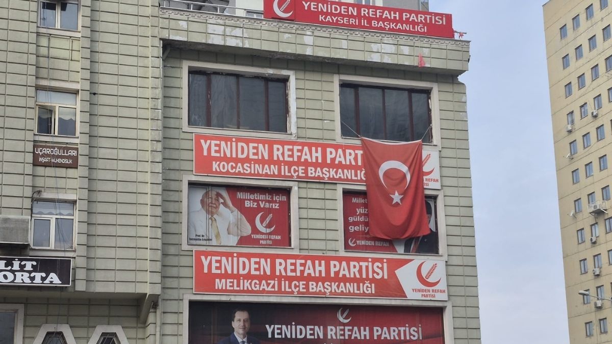 Pkk’nın Silah Bırakma Kararının Ardından Kayseri’den Ilk Açıklama Geldi Yeterli Değil (1)