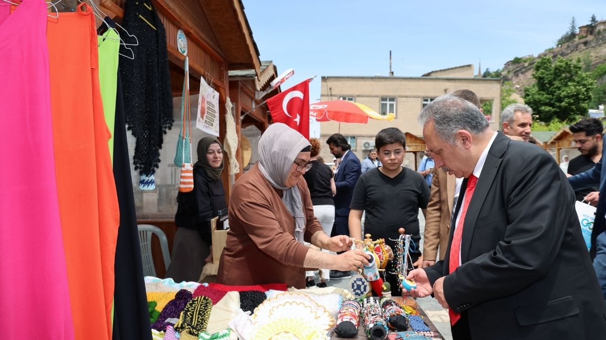 Talas Maharetli Eller (3)