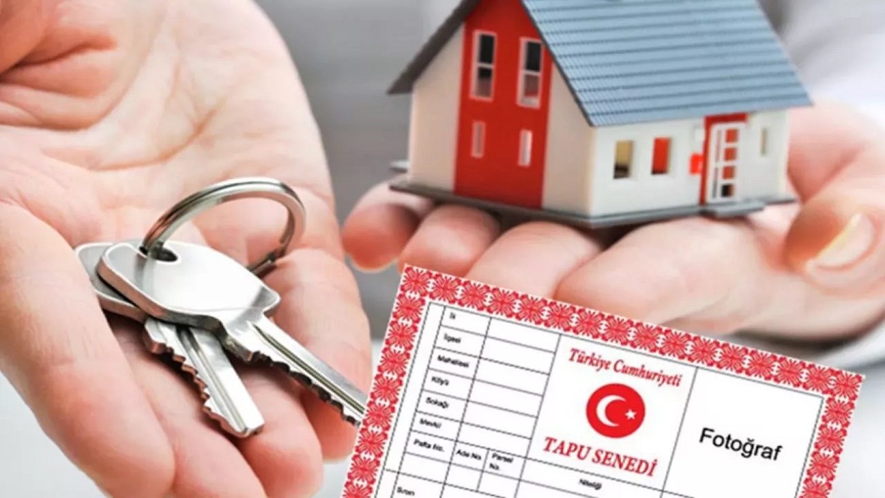 Tapu İşlemlerinde Yeni Ücretler

Örnek vermek gerekirse İstanbul’un Maltepe, Ankara’nın Keçiören ilçesinde daire alan bir kişi, tapu harcının yanı sıra evin fiyatı ne olursa üzerine bir de 5 bin 323 lira döner sermaye bedeli ödemek zorunda olacak. Belediyeler, kamu kurumları, bankalar ve şirketlerin tapu sorgusu için ödeyeceği döner sermaye bedellerine de 1 Mayıs’tan geçerli olmak üzere yüzde 200 zam yapıldı.