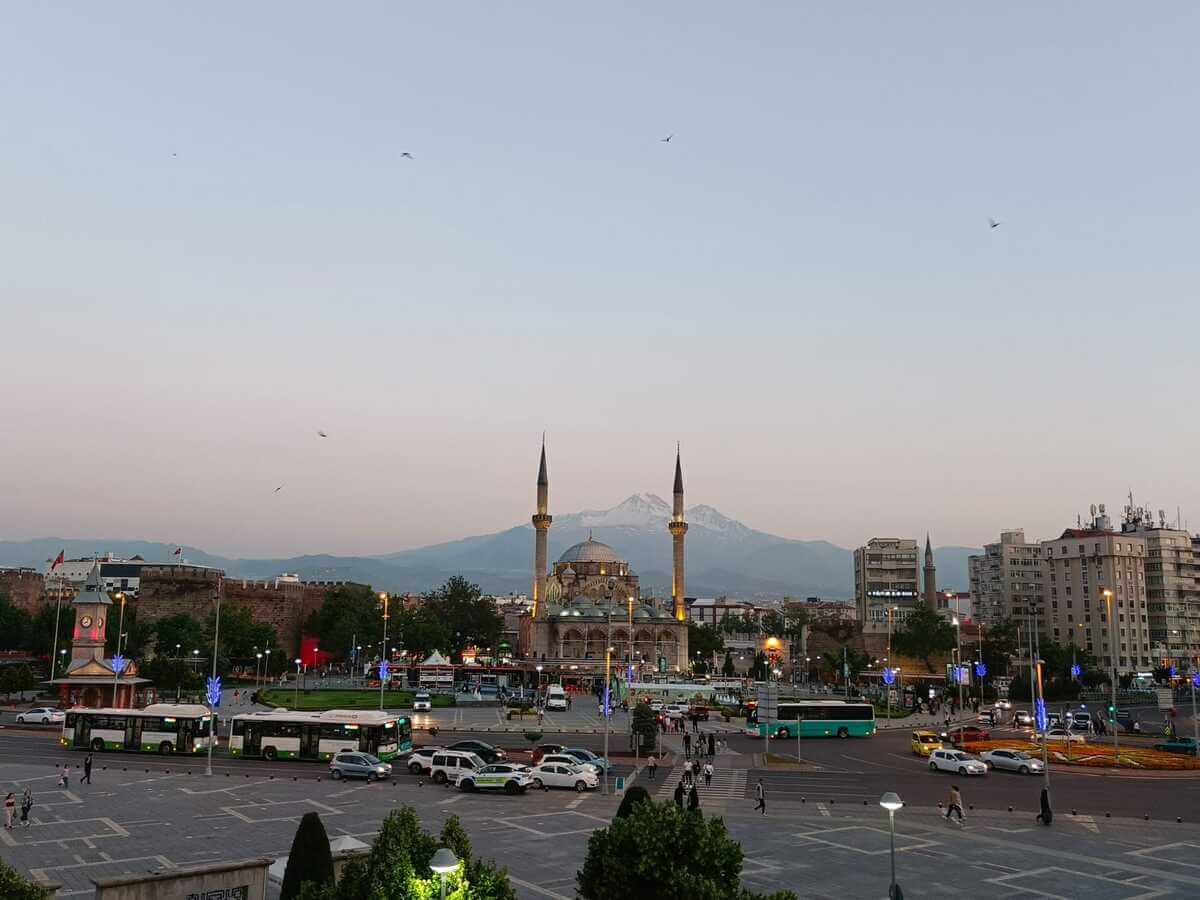 cumhuriyet meydanı