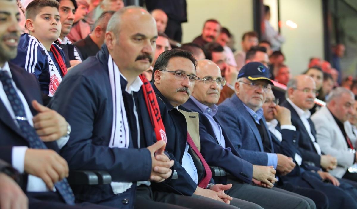 Azim Deniz'den Elitaş'a Tepki (1)