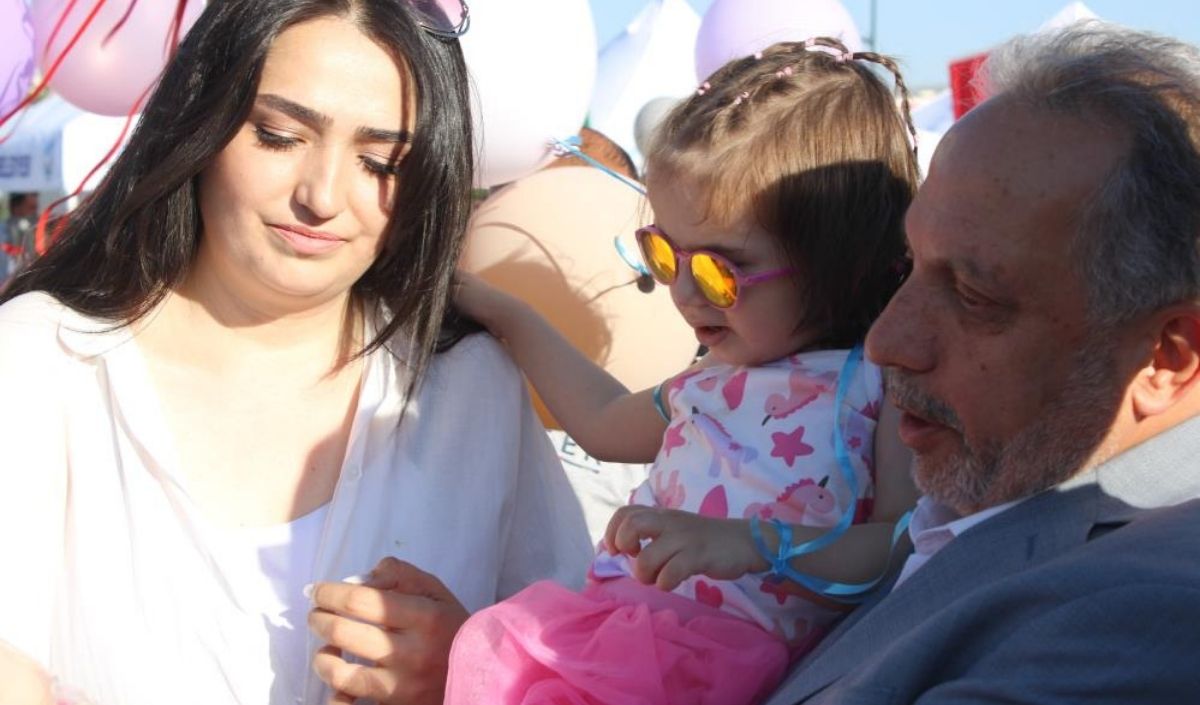 Balonlar Kanseri Yenen Minik Kahraman Için Uçtu! (3)