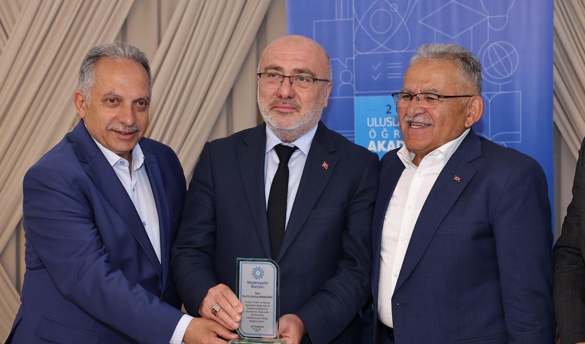 Büyükkılıç Yabacı Öğrencilerle Bir Arada! Başkan Hangi Mesajları Verdi (3)
