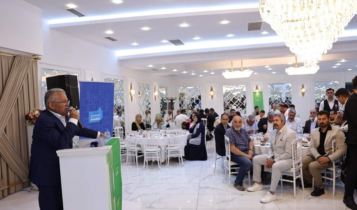 Büyükkılıç Yabacı Öğrencilerle Bir Arada! Başkan Hangi Mesajları Verdi