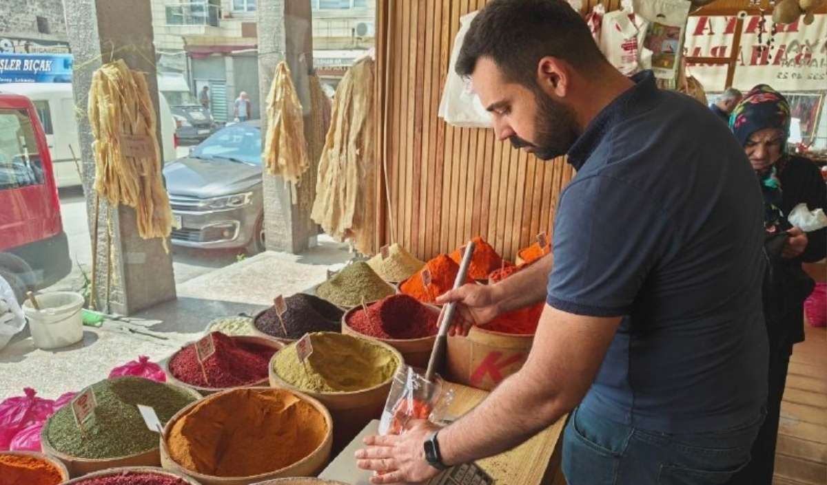 Esnafın Bayram Mesaisi Başladı! Bıçakçılar Ve Baharatçılar Iş Başında