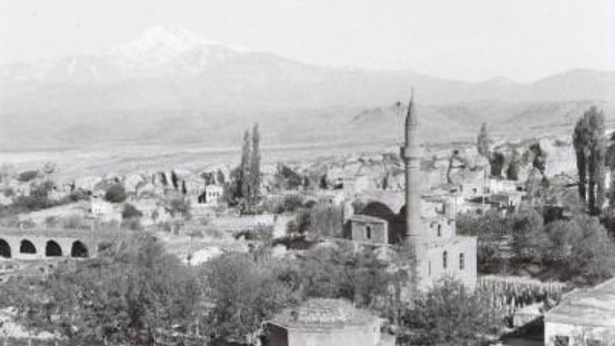 Filmlere Konu Oldu! Kayseri'nin O Ilçesine Binlerce Kişi Akın Ediyor (1)
