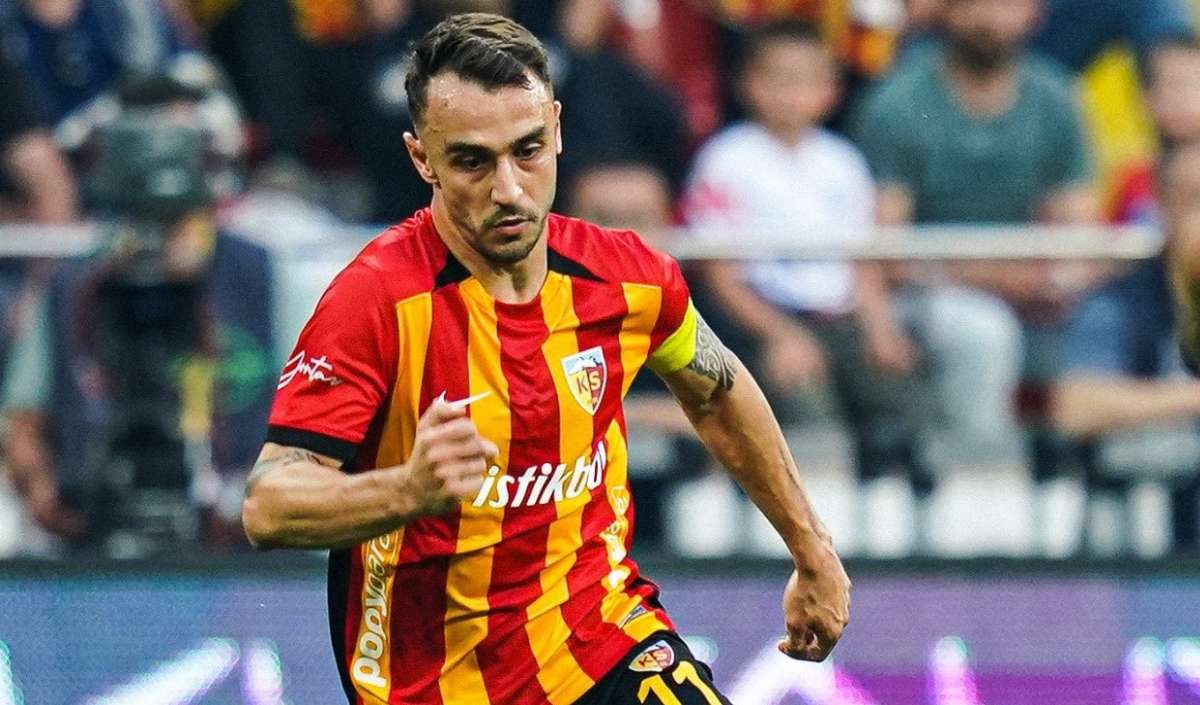 Gökhan Sazdağı Bizim Kaptanımız (1)