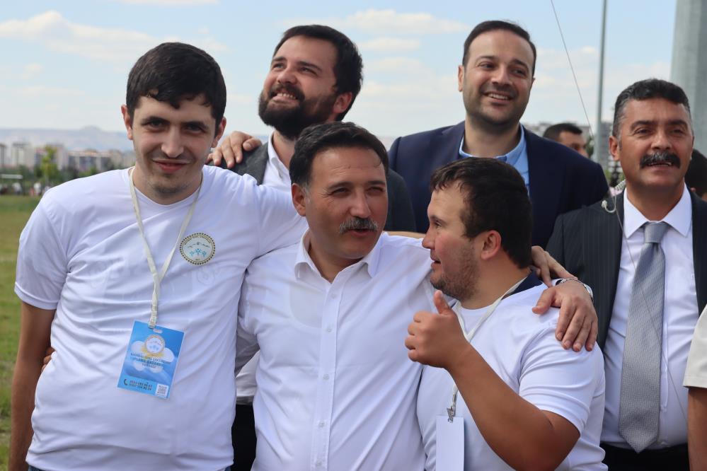 Gökmen Çiçek Uçurtma