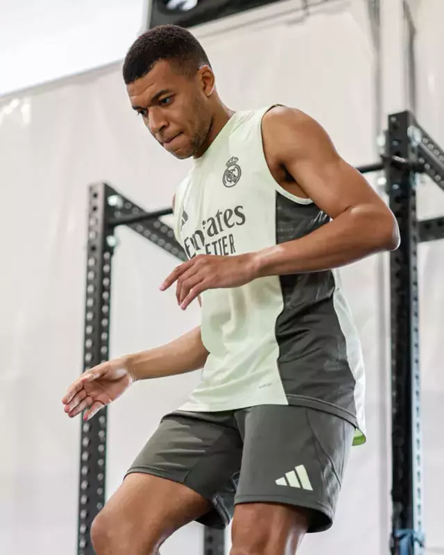 Gunden Gune Eriyor Mbappe Nin Hastaligi Ortaya 18786189 7887 M