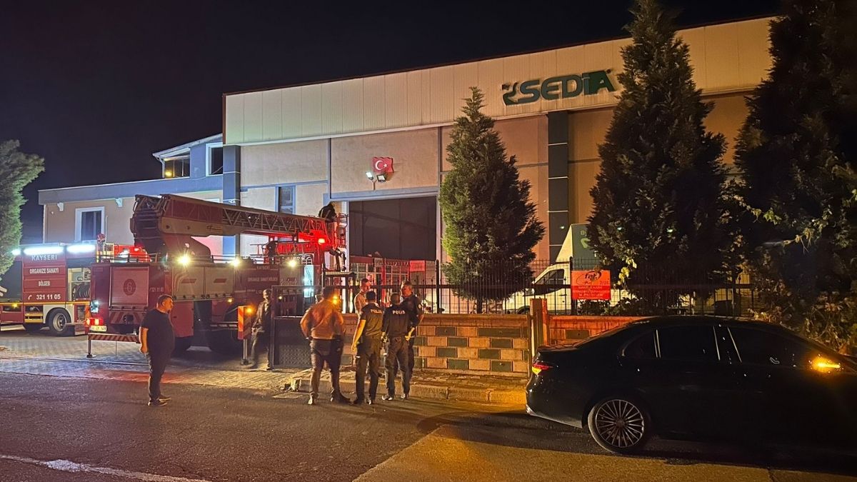 Kayseri Organize Sanayi Bölgesi’nde Fabrika Yangını! Çok Sayıda Itfaiye Sevk Edildi