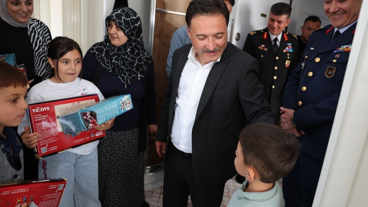 Kayseri Valisi Bu Bayramda Da Onları Unutmadı! Tek Tek Ziyaret Etti (2)