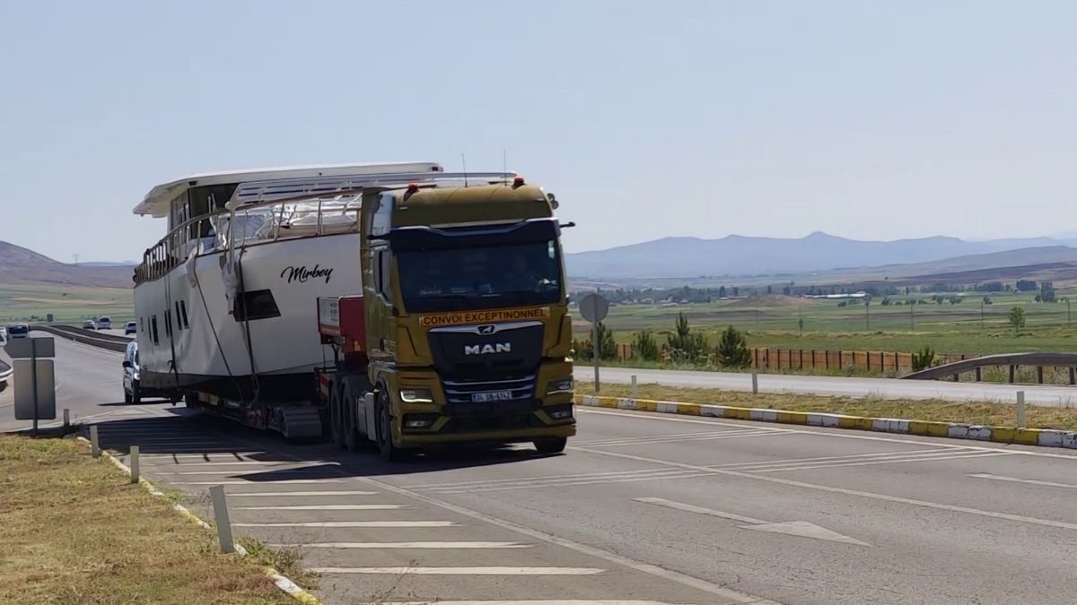 Kayseri Yolunda Şaşırtan Anlar! Görenler Hayrete Düştü (1)