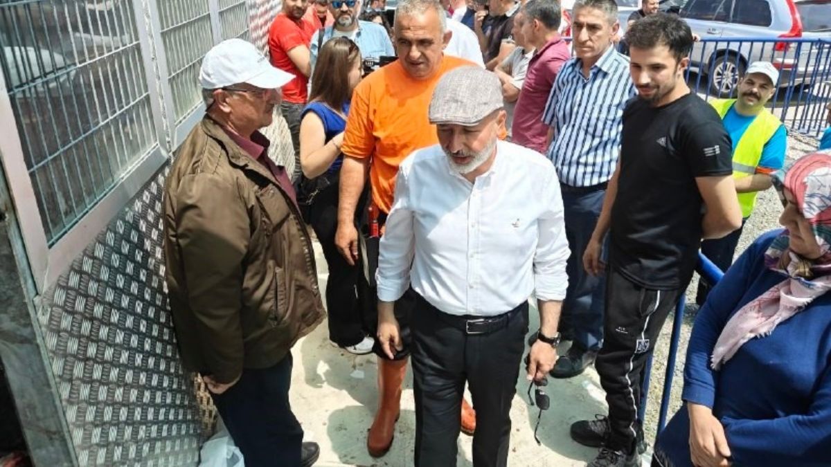 Kayseri'de Başkan Kurban Kesim Yerini Inceledi! 2 Hayvan Bertaraf Edildi (5)