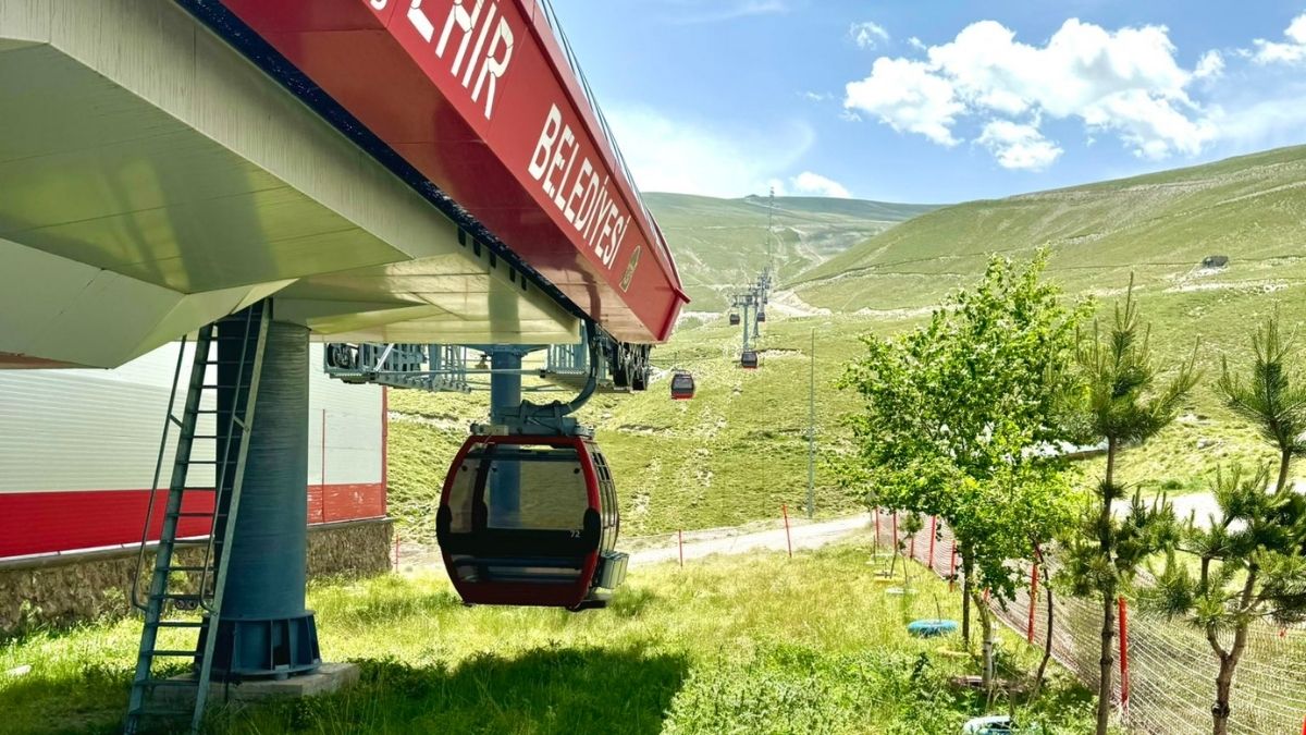 Kayseri’de Bayramda Zirve Keyfi Ertelendi! Erciyes Yarın Açılıyor (1)