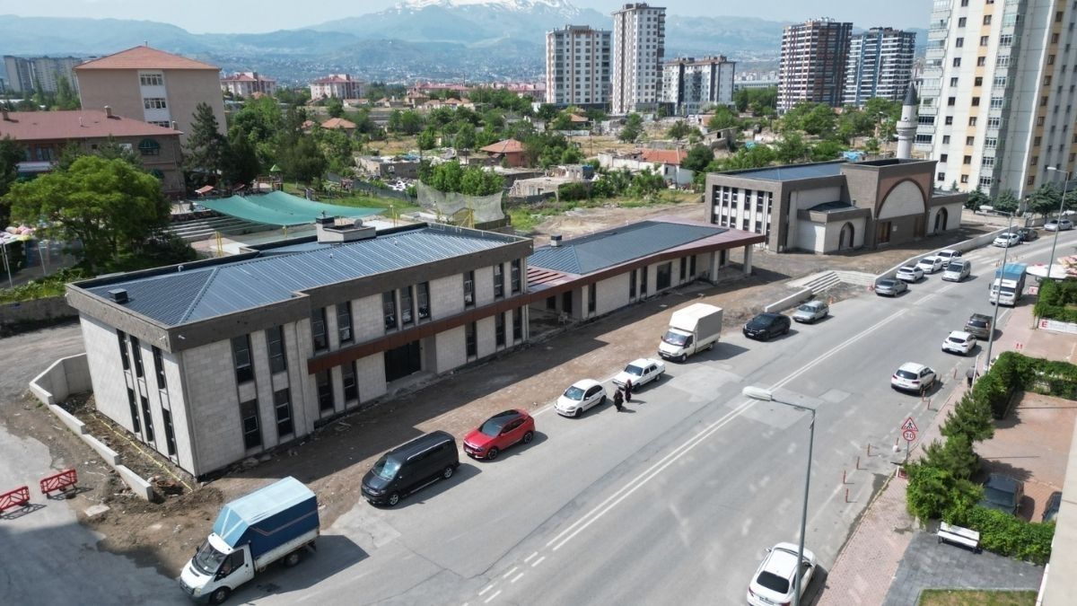 Kayseri’de Belediye Hayırsever Işbirliği Türkiye’ye Örnek Oluyor! Şehrin Her Yerindeler (1)