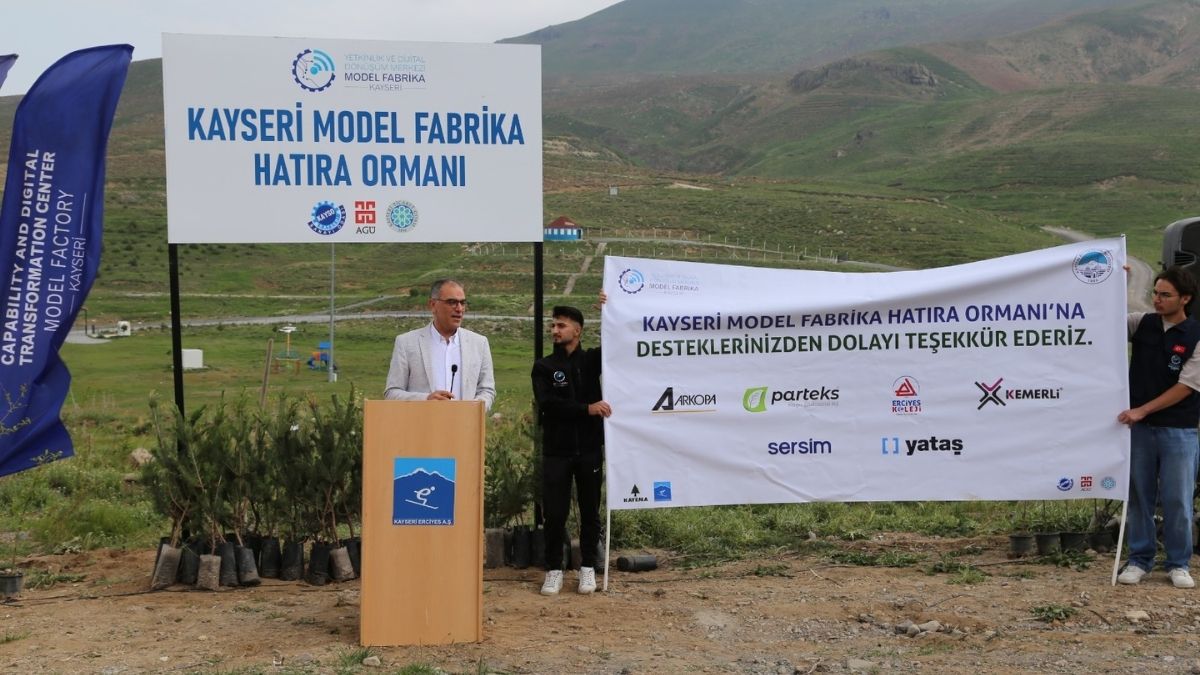 Kayseri'de Bir Çalışma Daha! Erciyes'in Rengi Değişiyor (1)