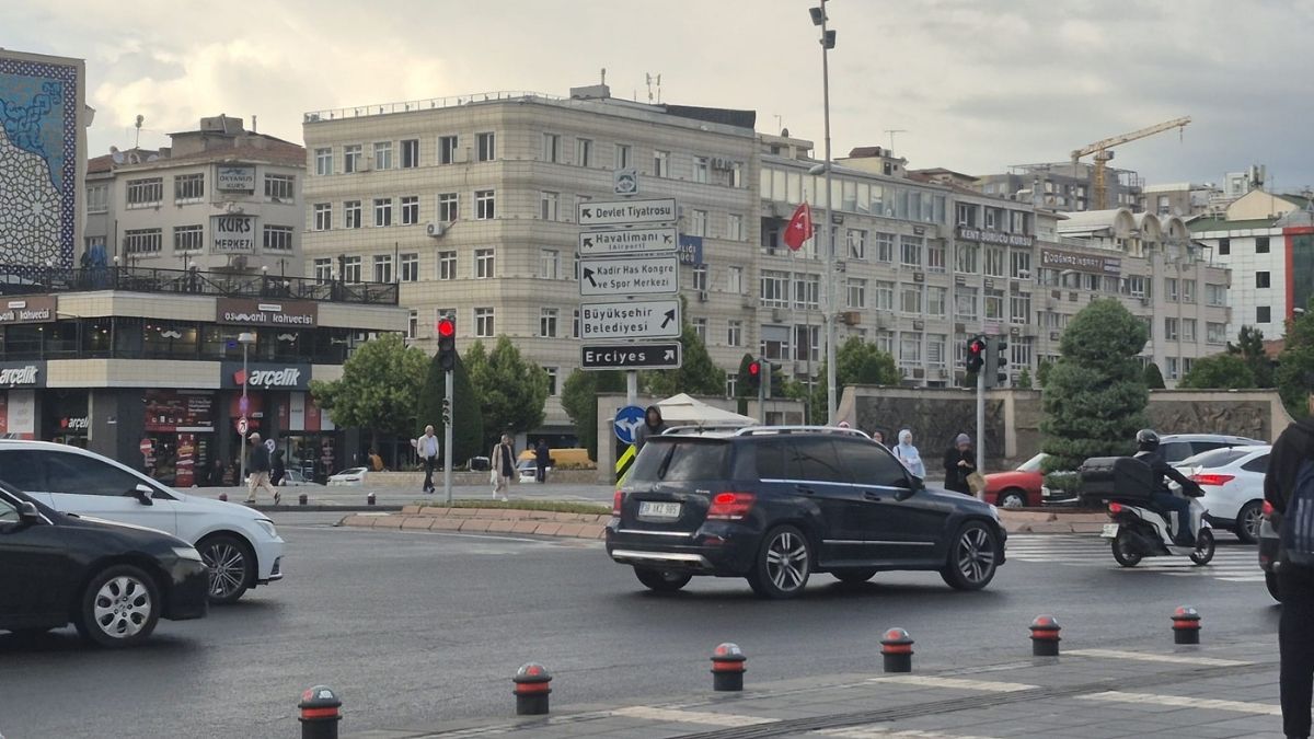 Kayseri’de Kahverengi Tabelalar Nereyi Gösteriyor (2)-1
