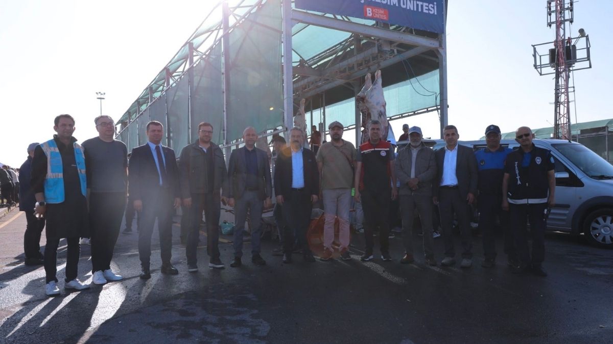 Kayseri'de Kurban Pazarlarında Personeller Sahada! Başkan Tek Tek Bayramlaştı (4)