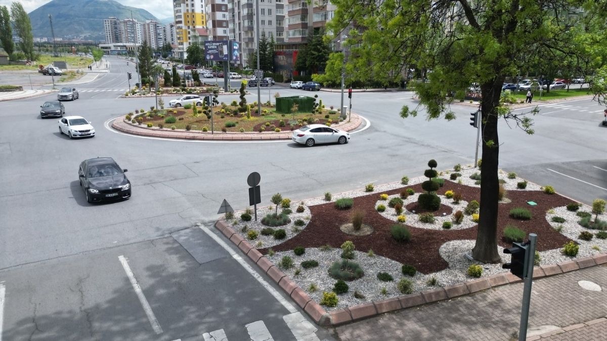 Kayseri'nin 22 Farklı Bölgesine Yapıldı! Tasarruf Sağlanırken Görsel Şölen Oluşturdu (2)