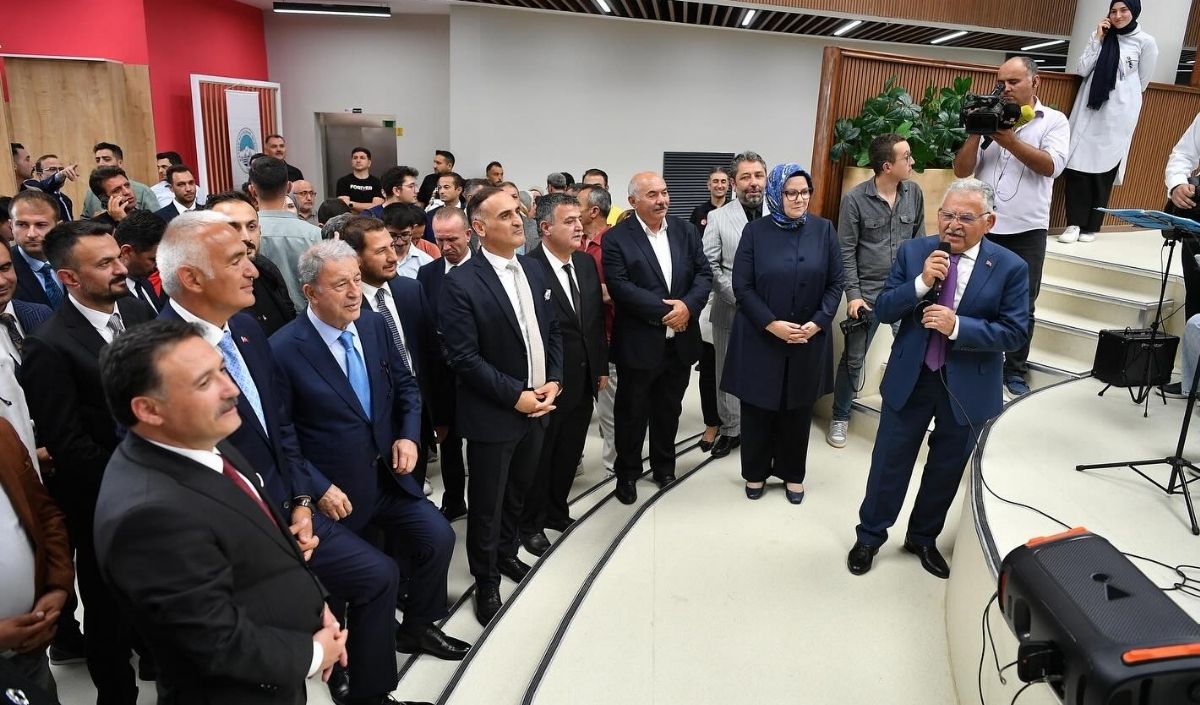 Kütüphane Açılış (1)