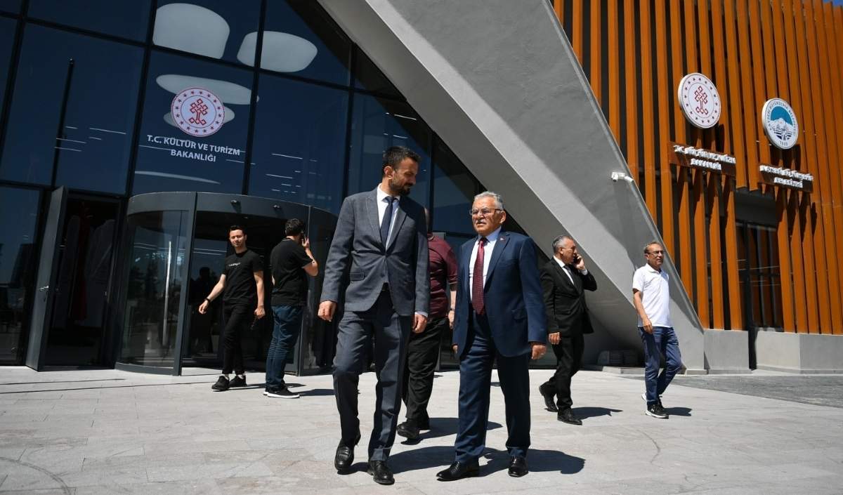 Kütüphane Bakan Ersoy (2)
