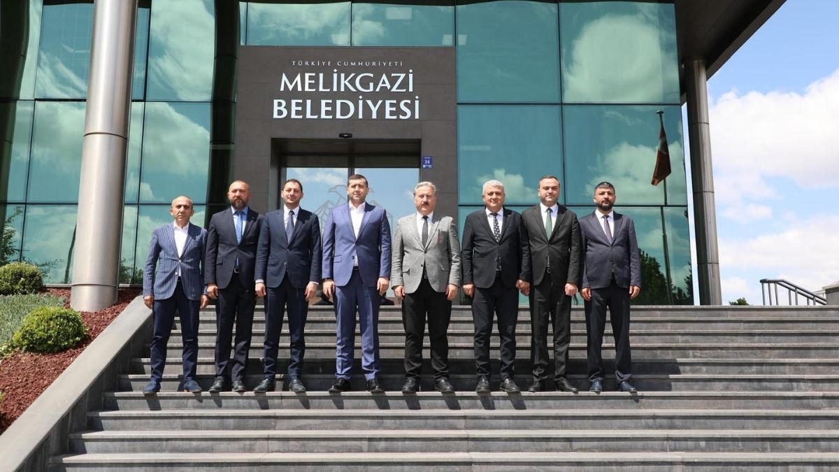 Mhp’li Baki Ersoy’dan Dikkat Çeken Ziyaret! Belediye Başkanı Ile Bir Araya Geldi (2)
