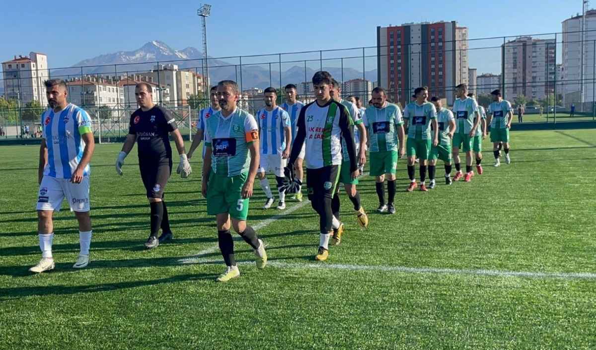 Şampiyon Oldular (2)
