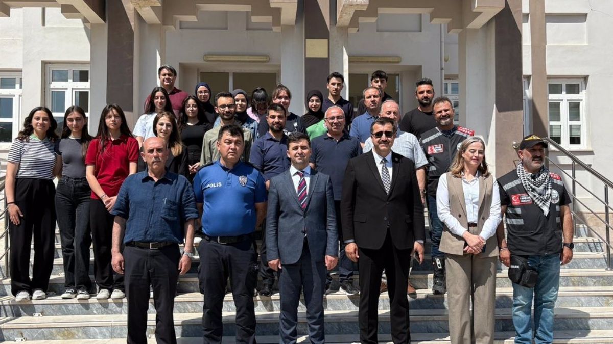 Sivas’ta Kayserili O Isim Dikkat Çekiyor! Bir Ilçeyi Yönetiyor (1)