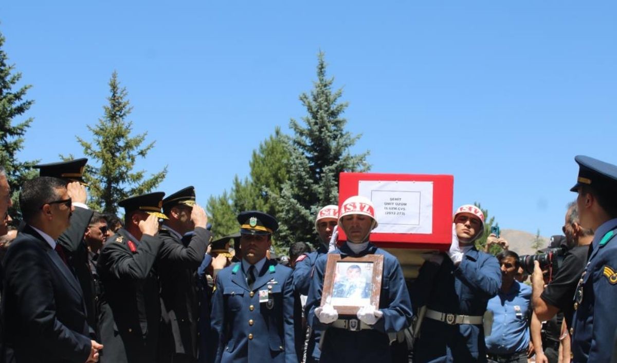 Şehi̇t Ümi̇t Üzüm Son Yolculuğuna Uğurlandi (3)
