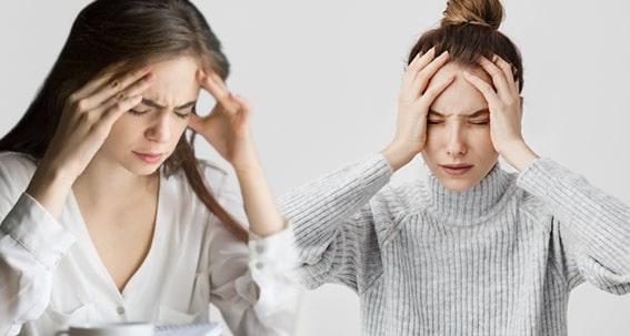 7. Kronik Stres
Sürekli stres, kortizol hormonunun kolajeni parçalamasına neden olarak cildin sarkmasına ve kırışmasına yol açar. Uzmanlar stresin cilde oksijen ve besin ulaşmasını engellediğini belirtiyor. Yoga, meditasyon veya egzersiz gibi stres azaltıcı aktiviteleri düzenli yapmak stresi kontrol altına almanızı sağlar.