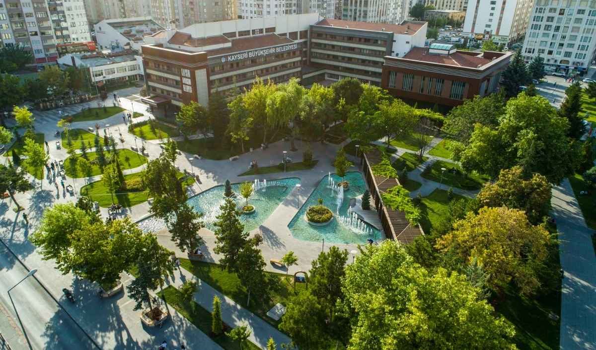Ak Parti Kayseri Milletvekili ‘Şehir Efsanesi’ Dedi Belediyeye Tek Bir Kişi Girdirmedim! (3)