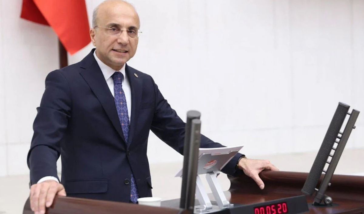 Aşkin Genç Sariz Şehi̇di̇ (1)